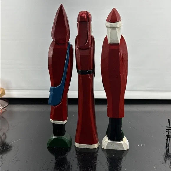 1993 Applause Carved Wood Santas
Very cool! - Picture 3 of 3